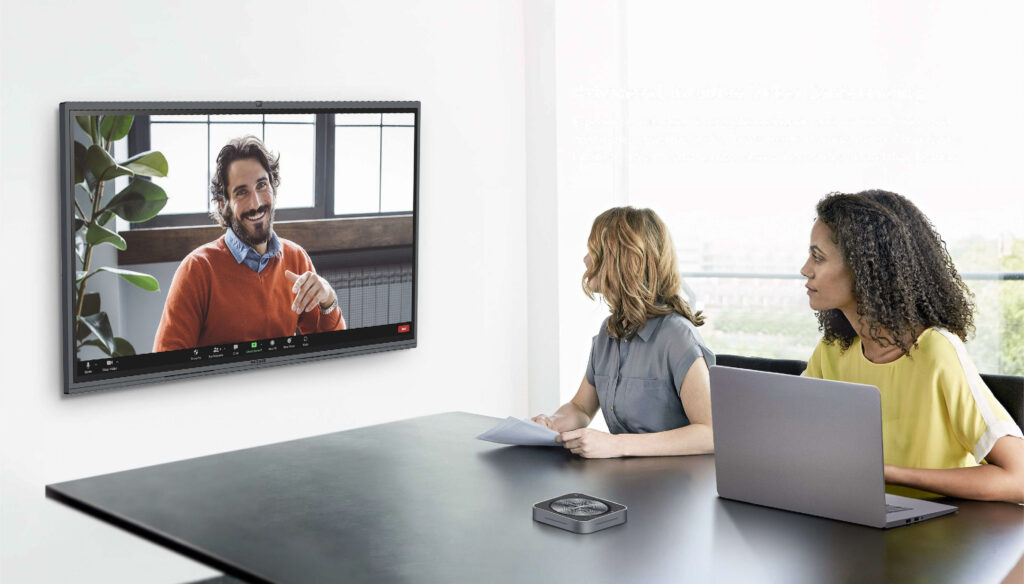 Office holds hybrid meeting with Maxhub Interactive Flat Panel.